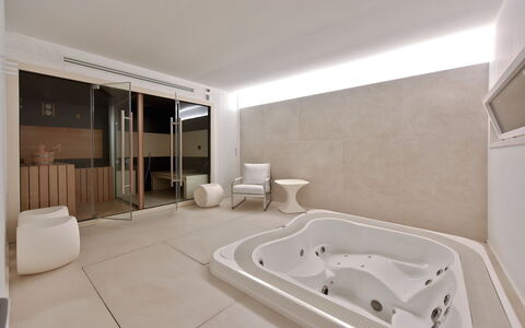 Villa Vinner: Vasca Da Bagno, Idraulico Fixture, Prodotto, Costruzione, Bagno, Comfort, Legna, Pavimento, Interior Design