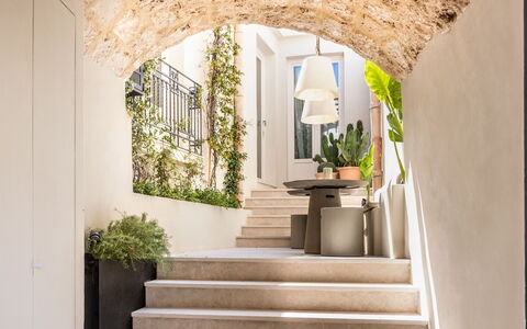 Alma Suite: Pianta, Costruzione, Interior Design, Pianta Della Casa, Finestra, Parete, Legna, Le Scale, Facciata, Pavimentazione