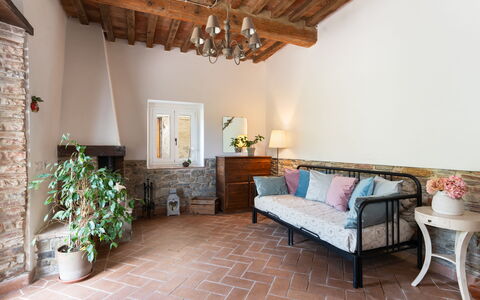 Villa Dei Tigli: Pianta, Proprietà, Mobilia, Costruzione, Pianta Della Casa, Interior Design, Pavimento, Soggiorno, Legna, Vaso Di Fiori