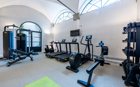 Torretta Penthouse Luxury Apartment In Florence By: Macchina Per Allenamento, Costruzione, Palestra, Apparecchiatura Esercitazione, Interior Design, Cyclette