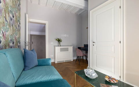 Torretta Penthouse Luxury Apartment In Florence By: Interior Design, Mobilia, Pavimentazione, Parete, Pavimento, Legna, Camera, Tessile, Casa, Soggiorno