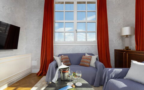 Torretta Penthouse Luxury Apartment In Florence By: Interior Design, Mobilia, Pavimentazione, Pavimento, Tessile, Camera, Casa, Soggiorno, Appartamento, Soffitto