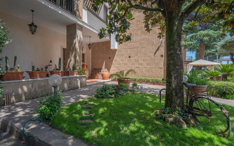 A Casa Di Camillo, Nepi, a C, Wifi: Pianta, Proprietà, Bicicletta, Costruzione, Albero, Architettura, Quartiere, Urban Design, Erba, Manto Stradale