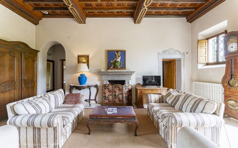 Villa Montegattoli, Pool, Landscape, Wifi, Ac: Cornice, Mobilia, Tavolo, Divano, Azzurro, Legna, Interior Design, Soggiorno, Pavimento, Costruzione