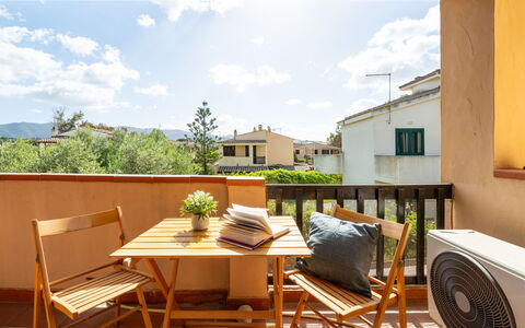 Tennis and Sea House: Pianta, Cielo, Costruzione, Proprietà, Finestra, Casa, Legna, Lotto, Villetta, Le Scale