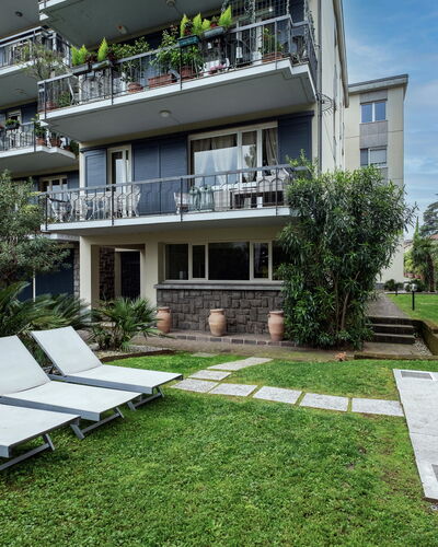 Catullo 18 Apartment, Garda Lake, Jacuzzi, Fitness: Pianta, Costruzione, Finestra, Interior Design, Architettura, Shade, Urban Design, Condominio, Zona Residenziale, Casa