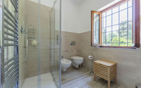 Camaiore House With Pool, La Casa Dei Ricci: Proprietà, Mobilia, Costruzione, Idraulico Fixture, Finestra, Comfort, Legna, Bagno, Interior Design