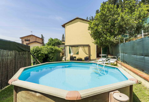 Camaiore House With Pool, La Casa Dei Ricci: Acqua, Proprietà, Cielo, Pianta, Piscina, Azzurro, Albero, Shade, Costruzione, Tempo Libero