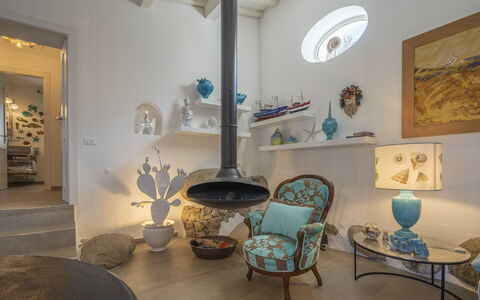 Villa Acquaro, Santa Caterina Dello Ionio, Pool, A: Interior Design, Mobilia, Soffitto, Pavimentazione, Lampada, Illuminazione, Pavimento, Casa, Camera, Soggiorno