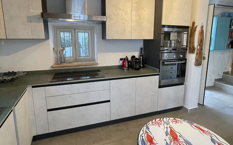 Villa Acquaro, Santa Caterina Dello Ionio, Pool, A: Pavimentazione, Mobilia, Pavimento, Controsoffitto, Interior Design, Cucina, Elettrodomestico Da Cucina, Apparecchio Major, Elettrodomestico, Cucina Stufa