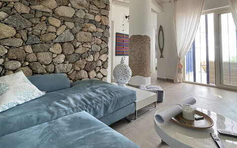 Villa Acquaro, Santa Caterina Dello Ionio, Pool, A: Mobilia, Interior Design, Parete, Pavimentazione, Pavimento, Casa, Soffitto, Divano, Soggiorno, Camera