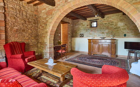 Villa Conte Jacopo: Mobilia, Proprietà, Tavolo, Costruzione, Legna, Sedia, Illuminazione, Interior Design, Soggiorno, Pavimento