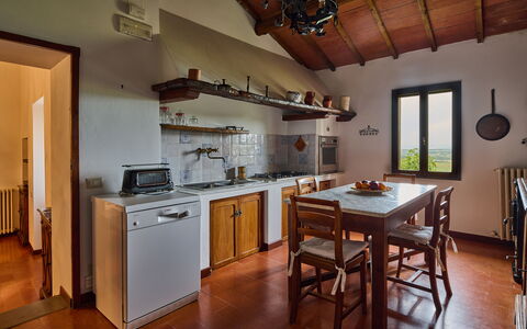Villa Conte Jacopo: Cabinetry, Mobilia, Controsoffitto, Costruzione, Cucina, Elettrodomestico Da Cucina, Legna, Tavolo, Cucina Stufa, Illuminazione