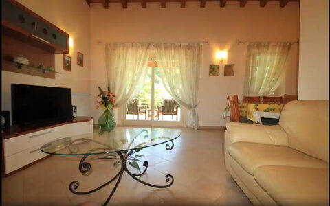 Villa Carducci: Divano, Proprietà, Cornice, Finestra, Decorazione, Costruzione, Pianta Della Casa, Tenda, Interior Design, Soggiorno