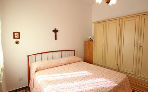 Casa Leonardo: Mobilia, Proprietà, Costruzione, Comfort, Legna, Telaio Del Letto, Letto, Tessile, Illuminazione, Interior Design
