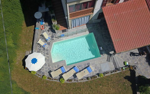 Villa La Rocca: Costruzione, Finestra, Urban Design, Pianta, Tempo Libero, Paesaggio, Erba, Punto Di Riferimento, Città, Visione Globale