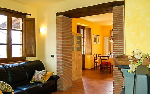 Villa Gelsomino: Mobilia, Proprietà, Finestra, Legna, Interior Design, Architettura, Divano, Porta, Pavimentazione, Pavimento
