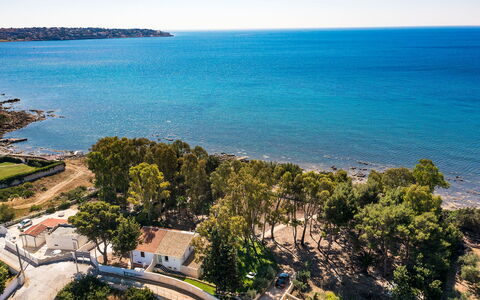 Villa Plemmirio: Acqua, Cielo, Pianta, Azzurro, Albero, Vegetazione, Costiera E Morfologie Oceanic, Paesaggio Naturale, Spiaggia