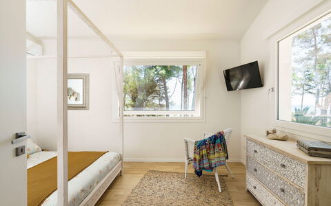 Villa Plemmirio: Interior Design, Mobilia, Pavimentazione, Pavimento, Parete, Legna, Soffitto, Camera Da Letto, Camera, Letto