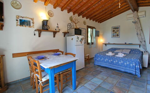 La Casetta: Mobilia, Costruzione, Tavolo, Azzurro, Blu, Legna, Casa, Interior Design, Cornice, Pavimento
