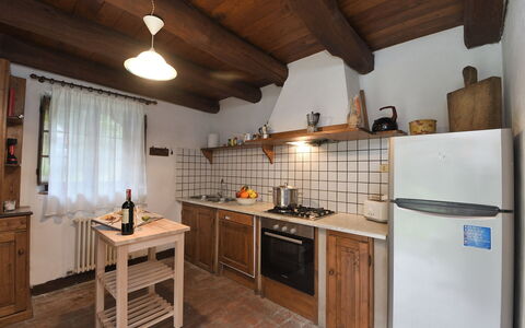 Villa Del Mulino: Cabinetry, Proprietà, Controsoffitto, Cucina Stufa, Cucina, Elettrodomestico Da Cucina, Legna, Interior Design, Stufa, Piano Cottura