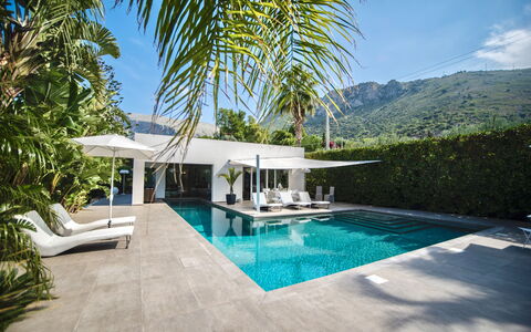 Terrasini Luxury Villa: Cielo, Acqua, Proprietà, Pianta, Costruzione, Piscina, Azzurro, Nube, Mobili Da Esterno, Shade