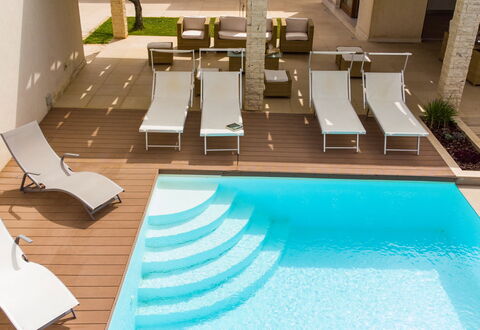 Villa Terrenove: Acqua, Proprietà, Costruzione, Piscina, Mobili Da Esterno, Rettangolo, Legna, Tempo Libero, Pavimentazione, Pianta