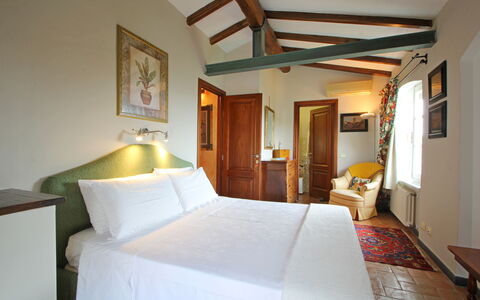 Villetta Verde: Mobilia, Proprietà, Cornice, Comfort, Costruzione, Telaio Del Letto, Legna, Letto, Interior Design, Cuscino