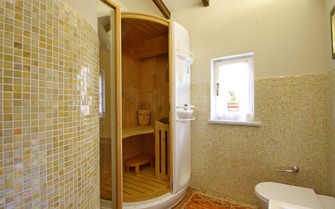 Villetta Verde: Proprietà, Costruzione, Legna, Interior Design, Architettura, Idraulico Fixture, Pavimento, Finestra, Pavimentazione