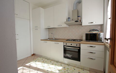 Appartamento Levante: Cabinetry, Controsoffitto, Costruzione, Rubinetto, Cassetto, Cucina Stufa, Legna, Cucina, Piano Cottura, Lavello