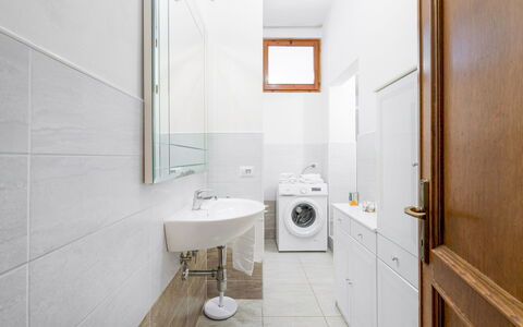 Cascine Apartment In Florence: Pavimentazione, Pavimento, Interior Design, Soffitto, Idraulico Fixture, Camera, Casa, Bagno, Piastrella, Appartamento