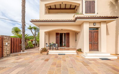 Acacia Holiday Home