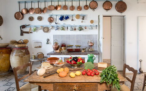 Masseria Tagliente: Cibo, Proprietà, Tavola, Mensola, Interior Design, Tavolo, Scaffalature, Cucina, Natural Foods, Costruzione