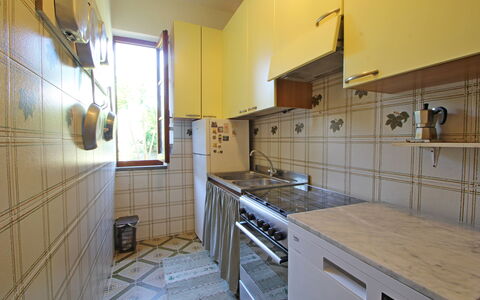 Casa Il Prato: Cabinetry, Proprietà, Rubinetto, Lavandino Della Cucina, Controsoffitto, Lavello, Cucina Stufa, Interior Design, Cucina, Elettrodomestico Da Cucina