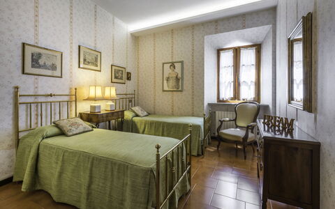 Casa Martina, Piazza Delle Erbe, San Gimignano: Mobilia, Interior Design, Parete, Letto, Camera Da Letto, Pavimentazione, Soffitto, Camera, Pavimento, Cornice