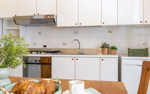 Suite Oltremare: Controsoffitto, Lavandino Della Cucina, Proprietà, Cabinetry, Lavello, Cibo, Pianta, Cucina, Rubinetto, Cucina Stufa