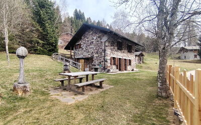 Baita a Pieve Tesino Mountain And Lake