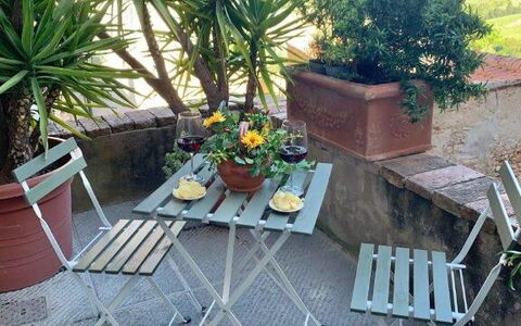 Bocelli: Pianta, Mobilia, Proprietà, Tavolo, Cielo, Sedia, Foglia, Mobili Da Esterno, Tavolo Esterno, Architettura