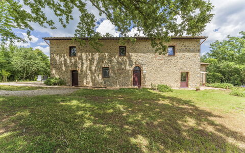 Le Casaline Di Sopra, Massa Marittima: Pianta, Cielo, Finestra, Costruzione, Albero, Nube, Lotto, Villetta, Erba, Paesaggio