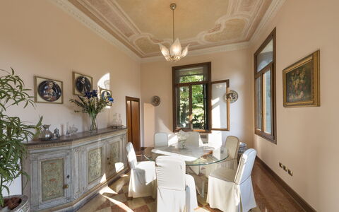 Villa Paola In Padova With Ac: Cornice, Proprietà, Pianta, Interior Design, Illuminazione, Sedia, Tavolo, Legna, Pianta Della Casa