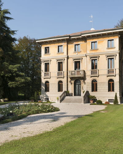 Villa Paola In Padova With Ac: Pianta, Costruzione, Proprietà, Cielo, Finestra, Albero, Erba, Facciata, Tinte E Ombre