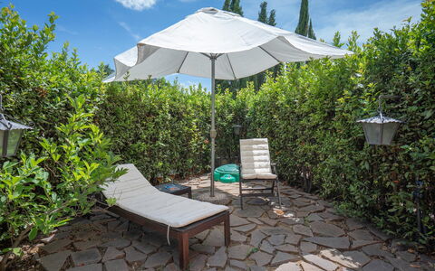 Torri 15 Holiday Home: Pianta, Cielo, Mobilia, Proprietà, Nube, Botanica, Shade, Mobili Da Esterno, Ombrello, Erba