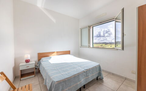 Andromeda Apartment In Gallipoli: Mobilia, Proprietà, Costruzione, Comfort, Legna, Tessile, Telaio Del Letto, Finestra, Interior Design