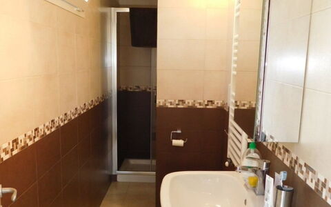Loft San Giovanni in Gallipoli: Specchio, Rubinetto, Idraulico Fixture, Lavello, Lavandino Del Bagno, Proprietà, Bagno, Legna, Illuminazione