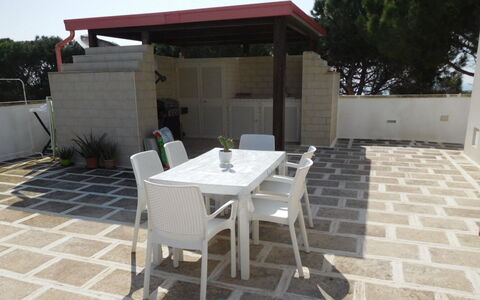 Loft San Giovanni in Gallipoli: Mobilia, Proprietà, Tavolo, Sedia, Costruzione, Shade, Cielo, Mobili Da Esterno, Albero, Interior Design