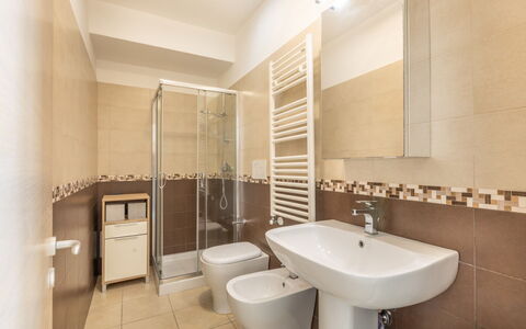 Loft San Giovanni in Gallipoli: Pavimentazione, Pavimento, Interior Design, Idraulico Fixture, Bagno, Soffitto, Camera, Idraulico, Lavello, Gabinetto