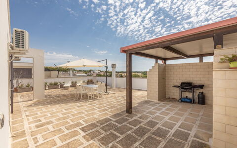 Loft San Giovanni in Gallipoli: Pavimentazione, Pavimento, Materiale Composito, Appartamento, Shade, Calcestruzzo, Piastrella, Balcone, Cortile, Flagstone