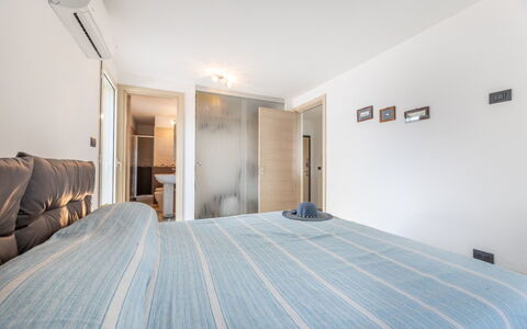 Loft San Giovanni in Gallipoli: Letto, Interior Design, Mobilia, Camera Da Letto, Pavimentazione, Pavimento, Parete, Camera, Lenzuolo, Legna
