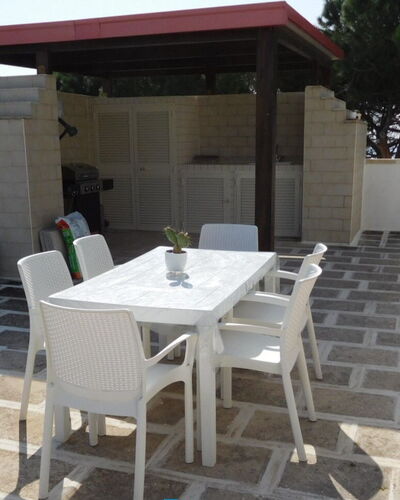 Loft San Giovanni in Gallipoli: Mobilia, Proprietà, Tavolo, Sedia, Costruzione, Shade, Cielo, Mobili Da Esterno, Albero, Interior Design