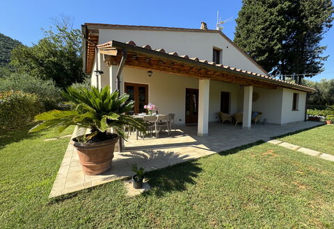 Casa Viviani: Pianta, Cielo, Costruzione, Proprietà, Finestra, Albero, Casa, Shade, Lotto, Porta